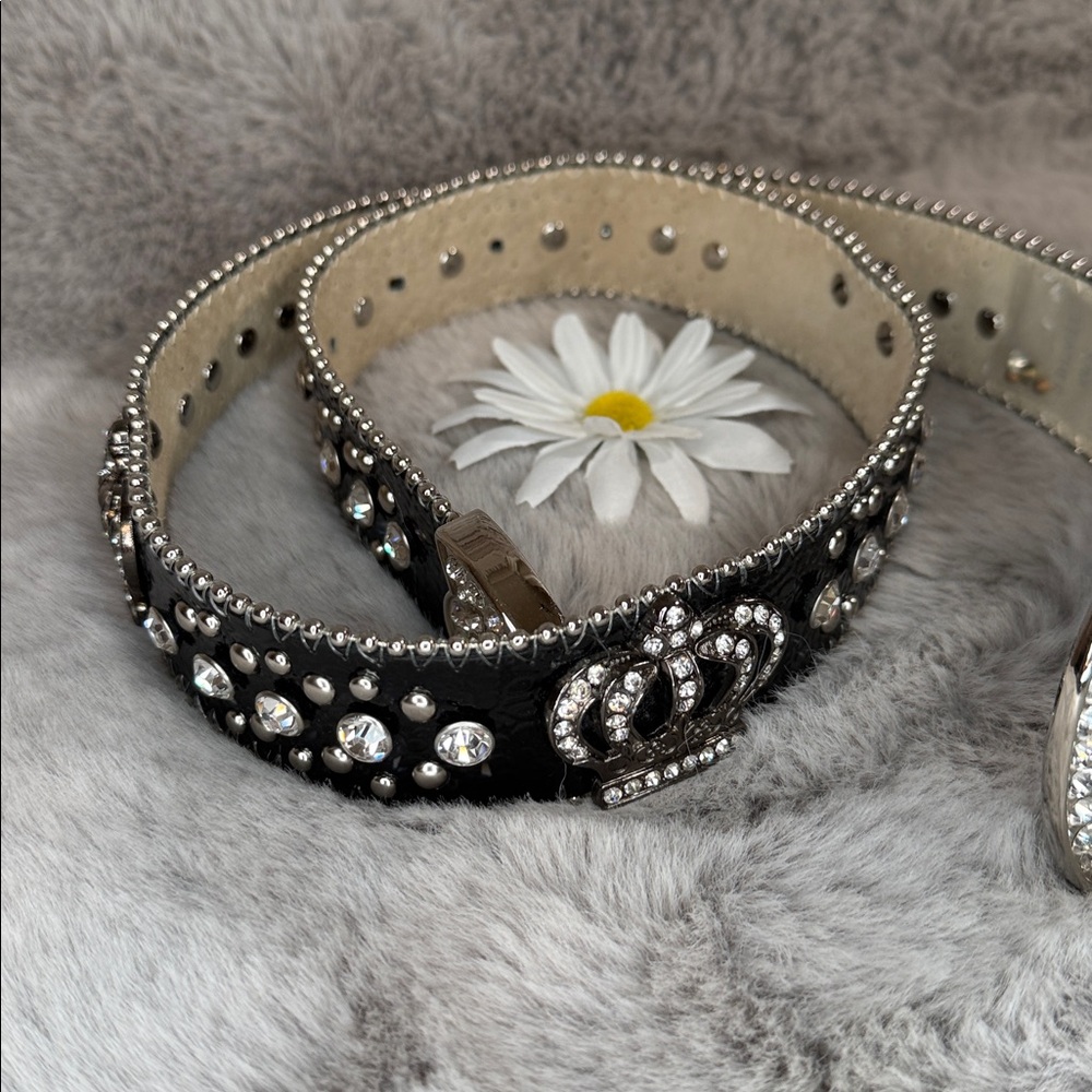 Crystal Western-Style Genuine Leather Studded Belt, Women’s Size S/M - Picture 5 of 9